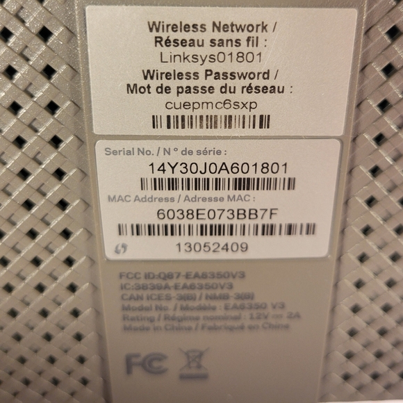 Linksys EA6350 867 Mbps 4 Port 300 Mbps Wireless Router - Picture 3 of 7